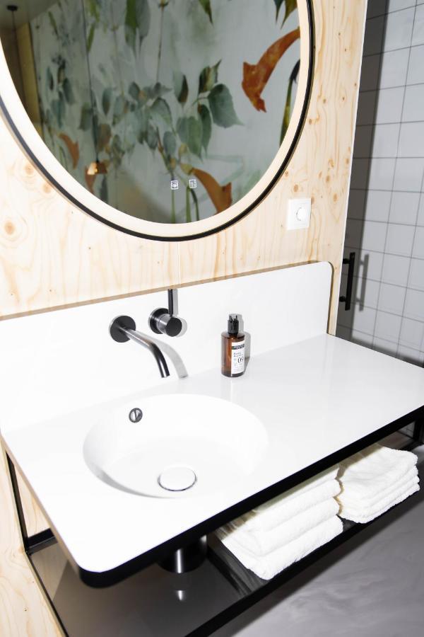 Hotel Moloko -Just A Room- Sleep&Shower-Digital Key By Sms Enschede Exterior foto