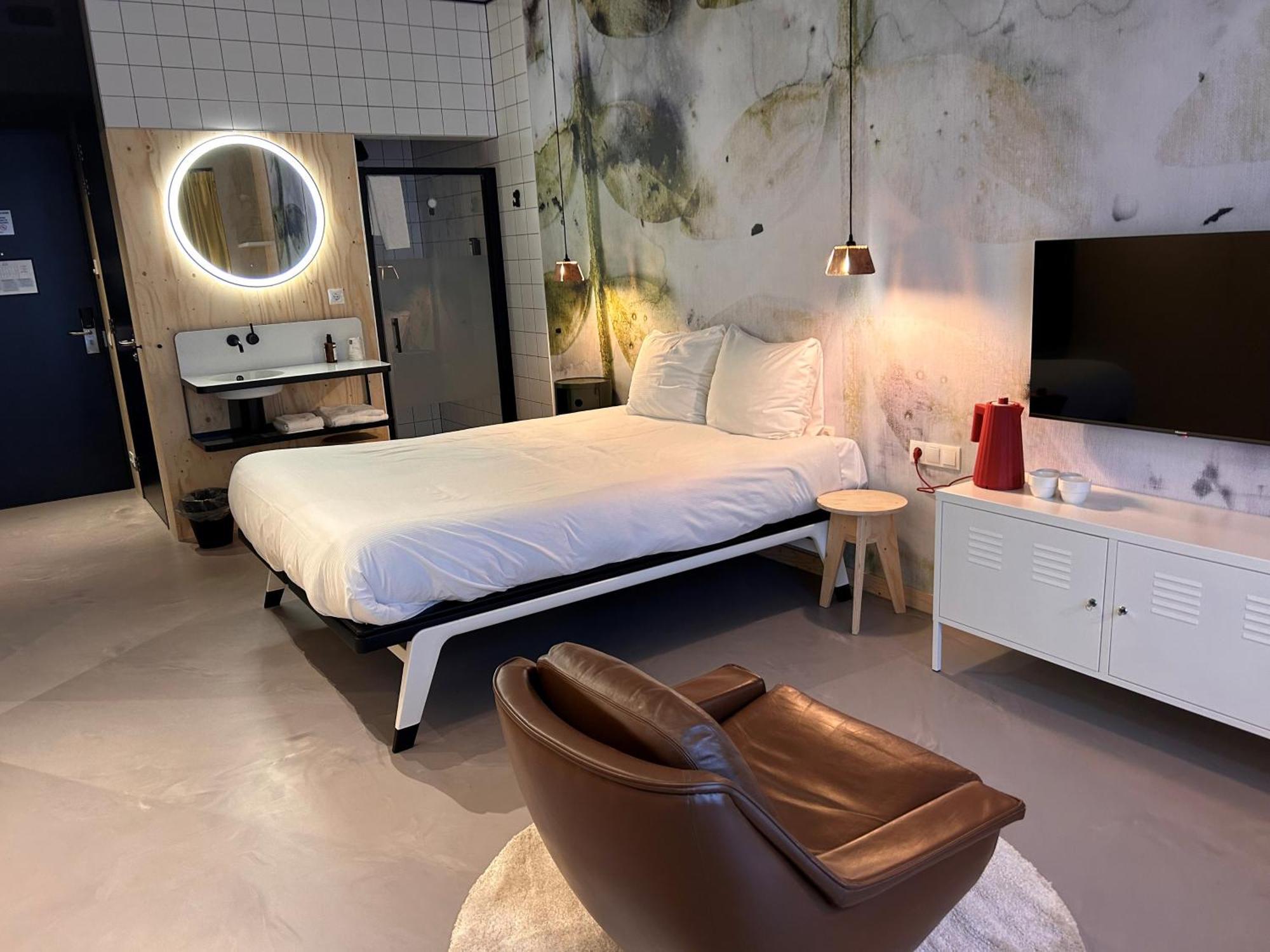 Hotel Moloko -Just A Room- Sleep&Shower-Digital Key By Sms Enschede Exterior foto